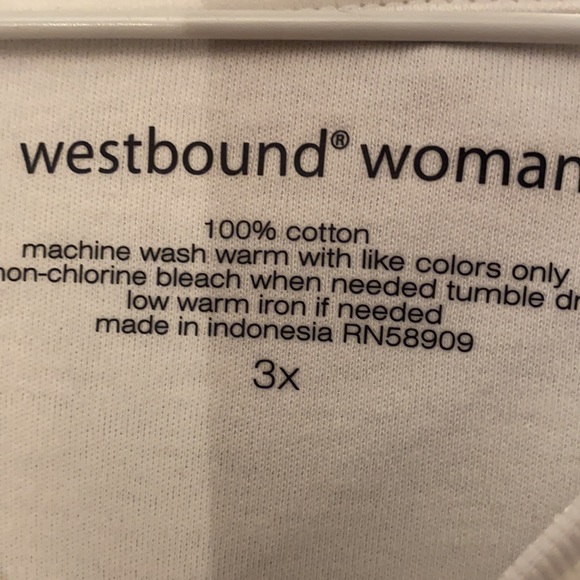 NWT  3X  White Long Sleeve Sporty Blouse $20 - Picture 2 of 3